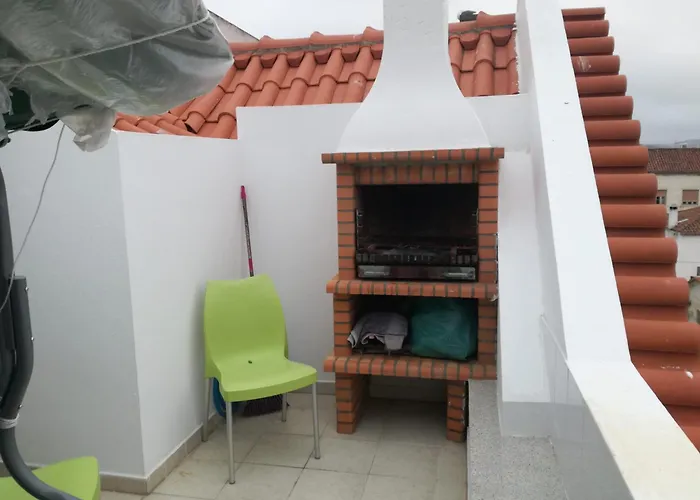 Aguas Furtadas Mario Fanha 公寓 *